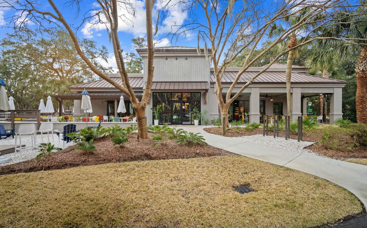 Pictures of Retail property located at 14 Folly Field Road, Hilton Head Island, SC 29928 for sales - image #1