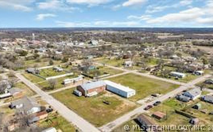 Pictures of Mixed Use, Office, Special Purpose, Retail, Industrial property located at 121 Davis, Wilson, OK 73463 for sales - image #1
