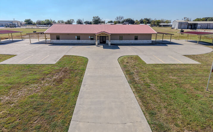 Pictures of Office property located at 2719 Church St, Gonzales, TX 78629 for sales - image #1