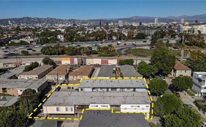 Pictures of Multifamily property located at 2615 Chariton Street, LA, CA 90034 for sales - image #1