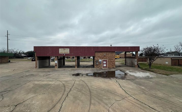 Pictures of Special Purpose property located at 592 S League, Sulphur Springs, TX 75482 for sales - image #1