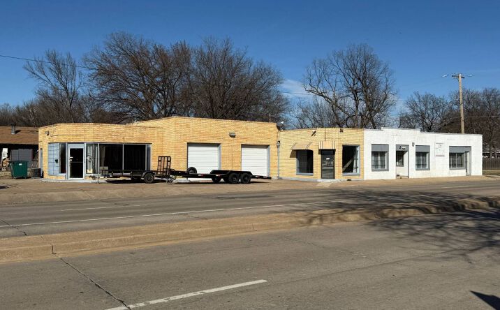 Pictures of Land property located at 319 W Highland Ave, Ponca City, OK 74601 for sales - image #1