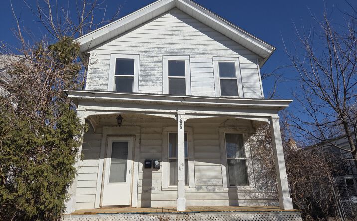 Pictures of Multifamily property located at 1608 E 12th Street, Davenport, IA 52803 for sales - image #1