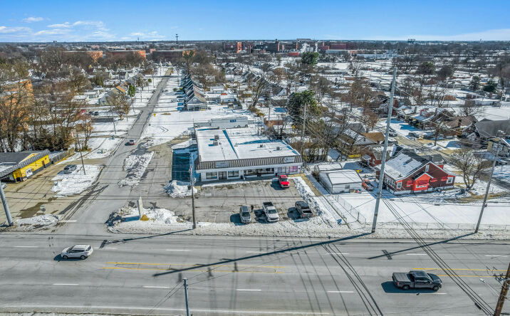 Pictures of Office property located at 2137 Dixie Hwy, Louisville, KY 40210 for sales - image #1