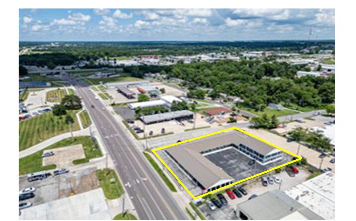 Pictures of Hospitality, Mixed Use property located at 1306 Rangeline St, Columbia, MO 65201 for sales - image #1