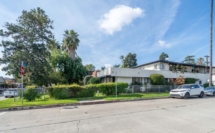 Pictures of Multifamily property located at 11001 Hortense Street, West Toluca Lake, CA 91602 for sales - image #1