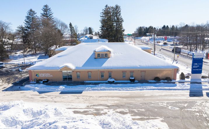 Pictures of Office property located at 10 E Spruce St, Frackville, PA 17931 for sales - image #1