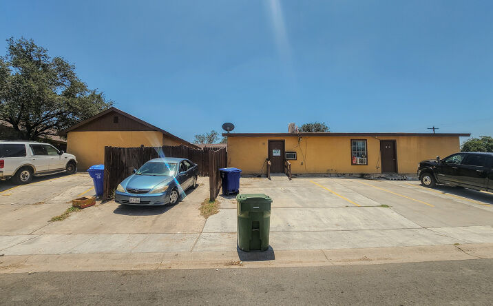 Pictures of Multifamily property located at 301 Soria Dr, Laredo, TX 78046 for sales - image #1