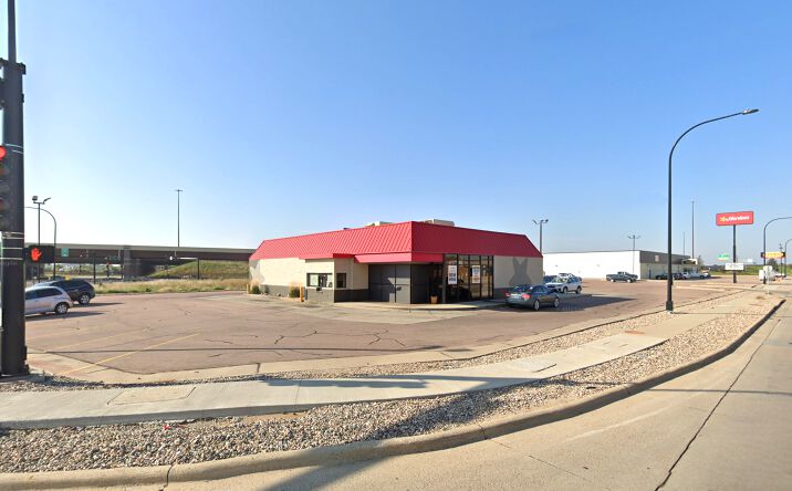 Pictures of Retail, Office, Land property located at 910 Gordon Dr, Sioux City, IA 51101 for sales - image #1