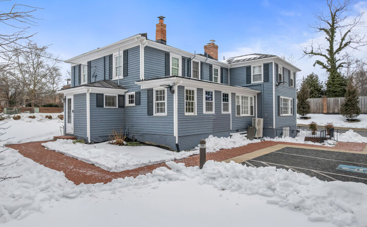 Pictures of Mixed Use, Office property located at 4235 Chain Bridge Rd, Fairfax, VA 22030 for sales - image #1