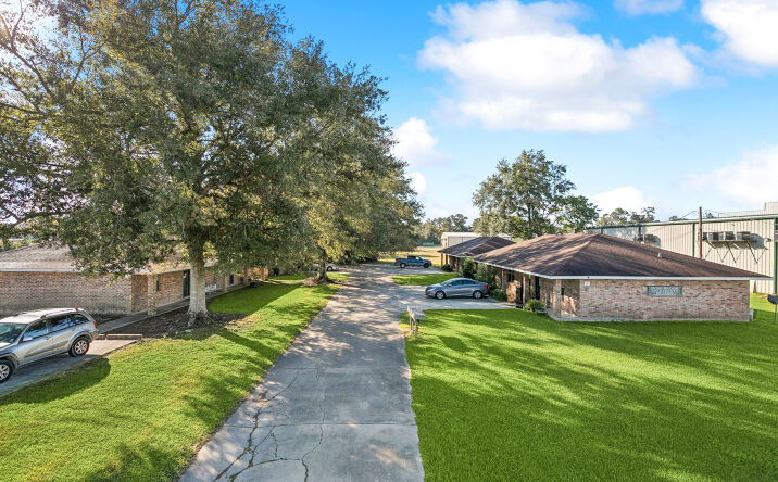 Pictures of Multifamily property located at 14106 W Club Deluxe Rd, Hammond, LA 70403 for sales - image #1