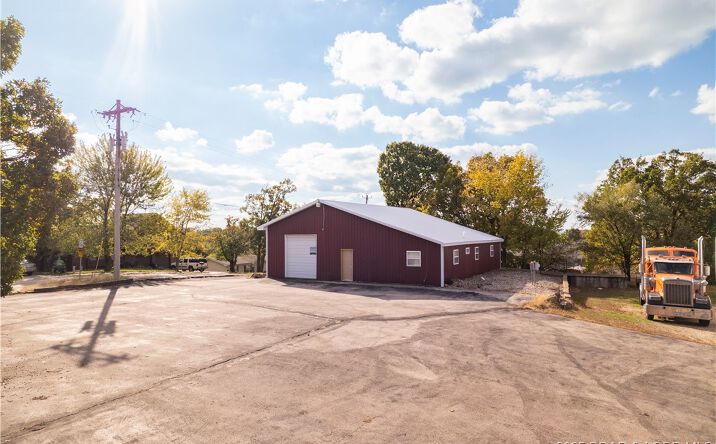 Pictures of Industrial property located at 4143 Sunset Drive, Osage Beach, MO 65065 for sales - image #1