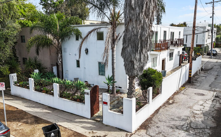 Pictures of Multifamily property located at 616 Sunset Avenue, Venice, CA 90291 for sales - image #1