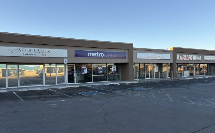 Pictures of Industrial, Retail property located at 4400 Menaul Blvd NE, Albuquerque, NM 87110 for sales - image #1