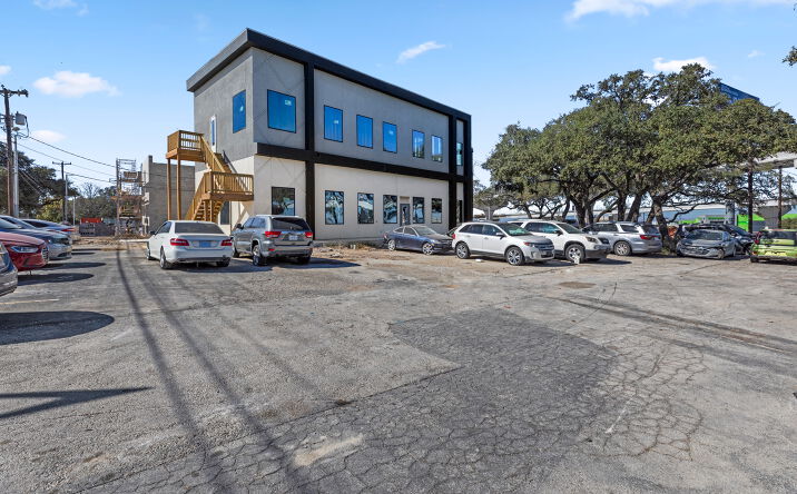 Pictures of Mixed Use, Office property located at 12222 I-35 Frontage Rd, San Antonio, TX 78233 for sales - image #1