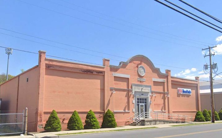 Pictures of Retail property located at 401 S Carlisle St, Allentown, PA 18109 for sales - image #1