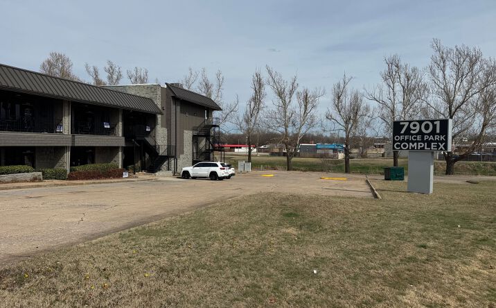 Pictures of Office property located at 7901 NE 10th St, Midwest City, OK 73110 for sales - image #1