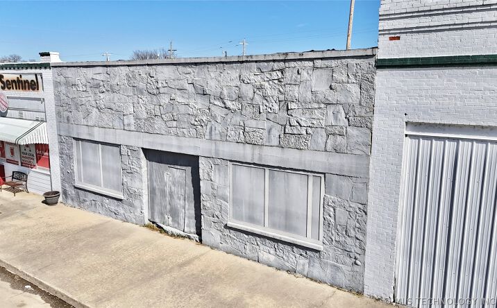 Pictures of Mixed Use property located at 206 S Broadway Street, Stigler, OK 74462 for sales - image #1