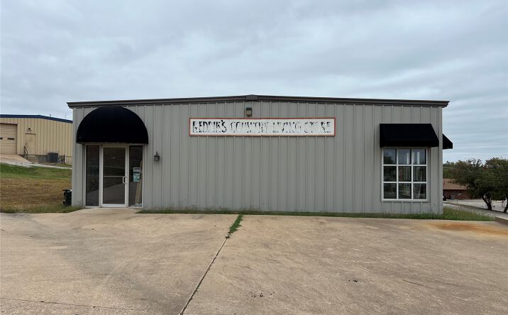 Pictures of Retail property located at 140 Evans Road, Mannford, OK 74044 for sales - image #1