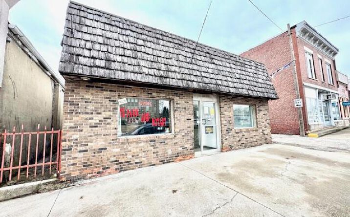 Pictures of Mixed Use, Office, Retail property located at 52 E Washington Street, Knox, IN 46534 for sales - image #1