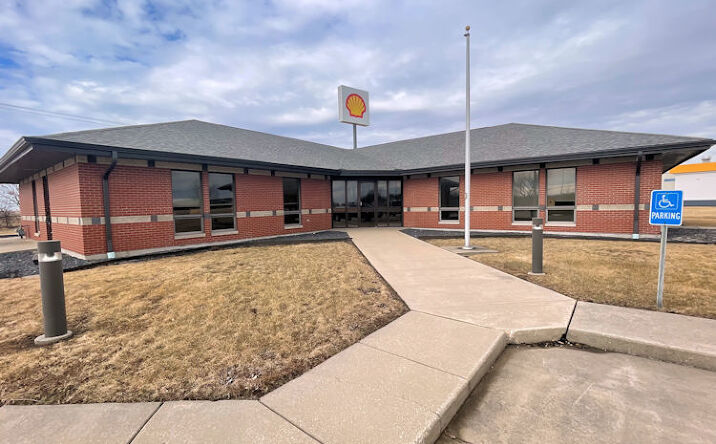 Pictures of Office property located at 448 Lake Lida Lane, Rochelle, IL 61068 for sales - image #1