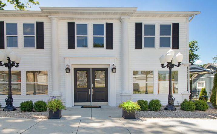 Pictures of Hospitality property located at 110 Mc Lean Ave, Cotter, AR 72626 for sales - image #1