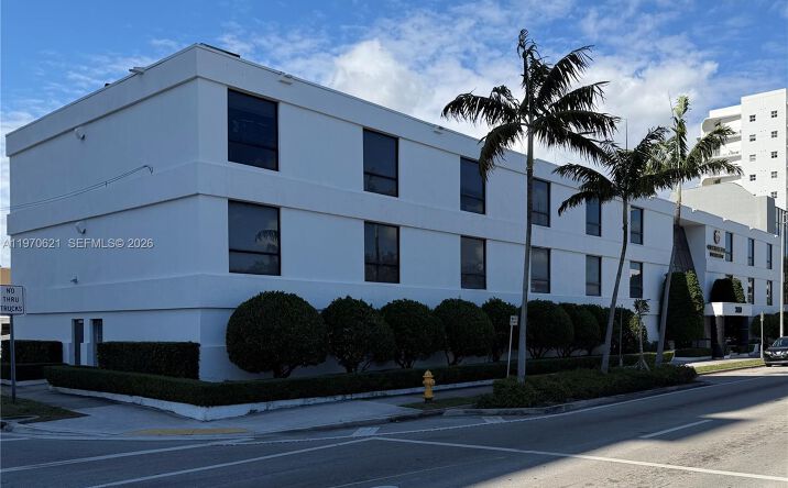 Pictures of Office property located at 2650 SW 27th Ave, Miami, FL 33133 for sales - image #1