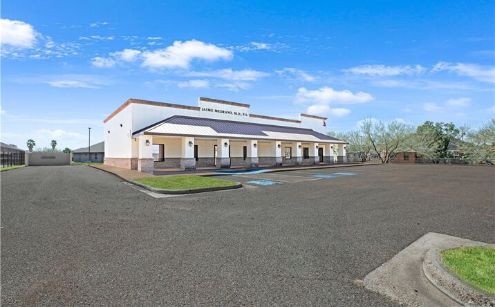 Pictures of Office property located at 802 E Expressway 83, La Joya, TX 78560 for sales - image #1