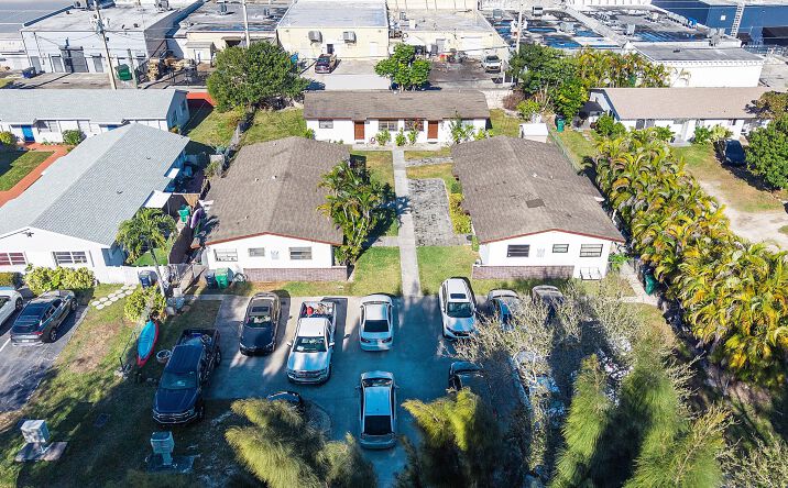 Pictures of Multifamily property located at 14258 SW 88th Ave, Palmetto Bay, FL 33176 for sales - image #1
