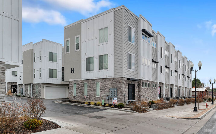 Pictures of Multifamily property located at 160 N Main St, Clearfield, UT 84015 for sales - image #1