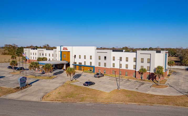 Pictures of Hospitality property located at 400 Spanish Town Blvd, New Iberia, LA 70560 for sales - image #1