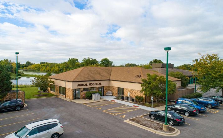 Pictures of Office property located at 2565 Algonquin Rd, Algonquin, IL 60102 for sales - image #1