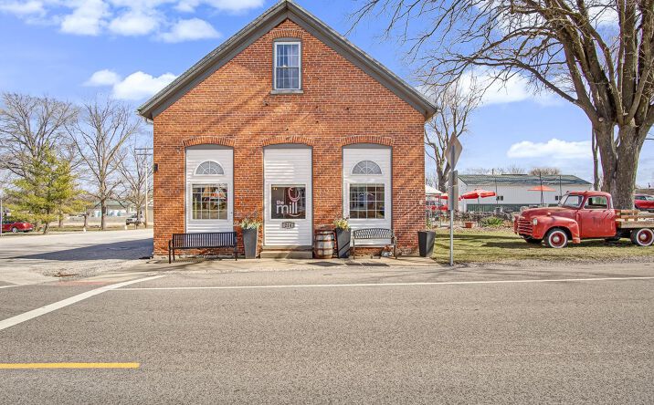 Pictures of Business for Sale, Mixed Use property located at 214 Main St, Ruma, IL 62278 for sales - image #1