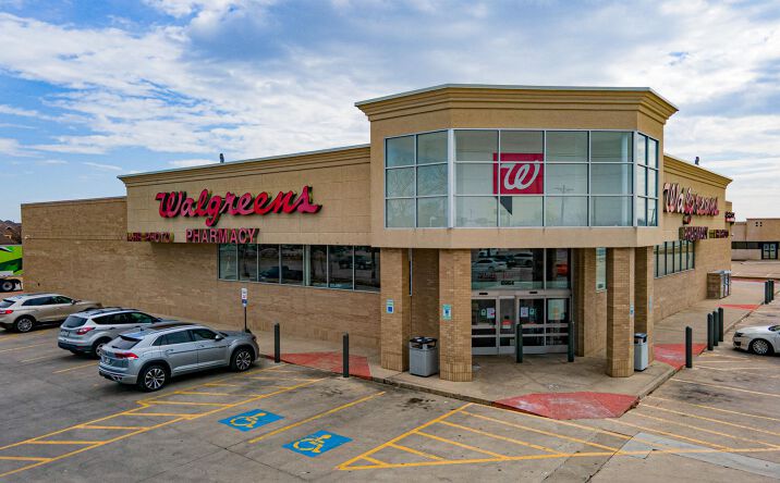 Pictures of Retail property located at 6984 Rufe Snow Dr, Fort Worth, TX 76148 for sales - image #1