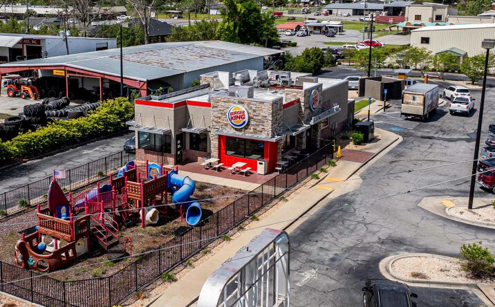 Pictures of Retail property located at 154 S Main St, Baxley, GA 31513 for sales - image #1