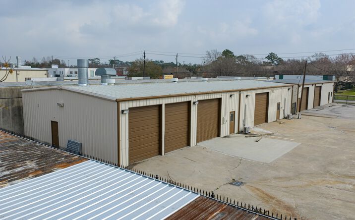 Pictures of Industrial, Retail property located at 1235 Blalock Rd, Houston, TX 77055 for sales - image #1