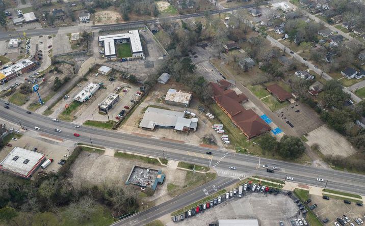 Pictures of Retail property located at 1006 S Timberland Dr, Lufkin, TX 75901 for sales - image #1