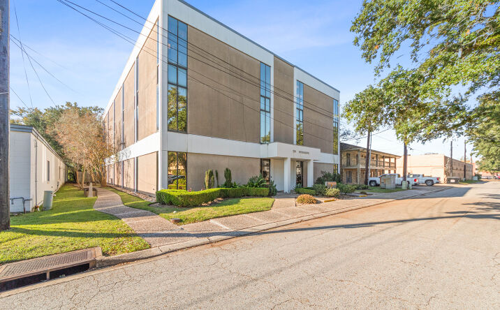 Pictures of Office property located at 128 Demanade Blvd, Lafayette, LA 70503 for sales - image #1