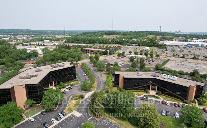 Pictures of Office property located at 3033 & 3055 Kettering Blvd, Moraine, OH 45439 for sales - image #1