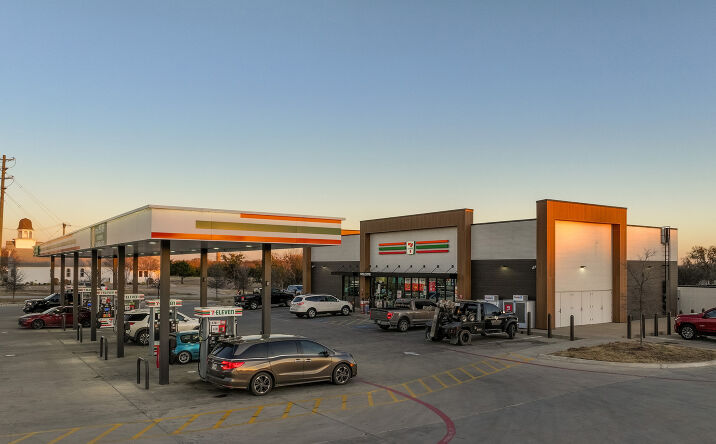 Pictures of Retail property located at 760 Ovilla Rd, Glenn Heights, TX 75154 for sales - image #1