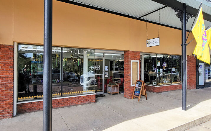 Pictures of Retail property located at 524 Front St, Natchitoches, LA 71457 for sales - image #1