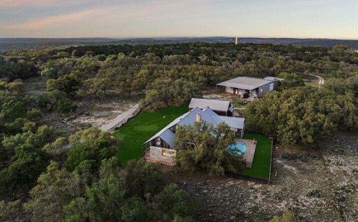 Pictures of Retail, Land property located at 27846 Natural Bridge Caverns Rd, San Antonio, TX 78266 for sales - image #1