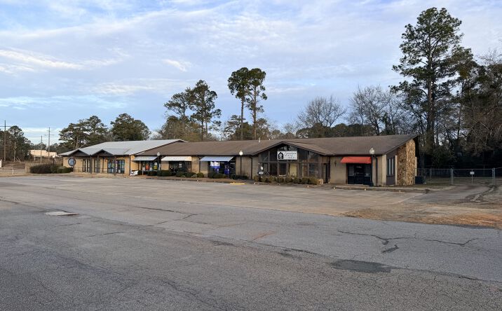 Pictures of Retail property located at 1600 E Forsyth St, Americus, GA 31709 for sales - image #1