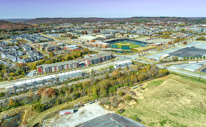 Pictures of Multifamily property located at 1512 S Razorback Rd, Fayetteville, AR 72701 for sales - image #1