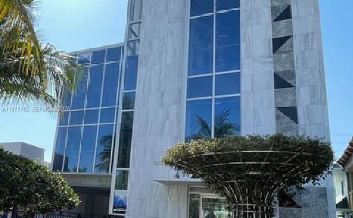 Pictures of Mixed Use, Office, Retail property located at 240 Commercial Blvd, Lauderdale By The Sea, FL 33308 for sales - image #1