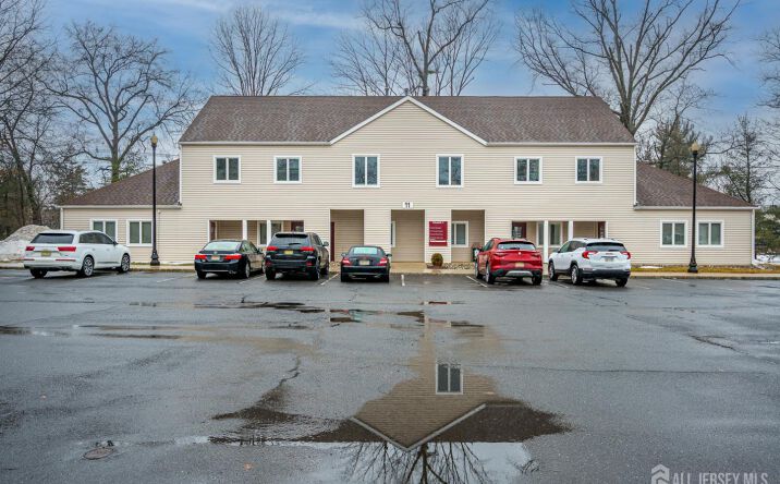 Pictures of Office property located at 11 Clyde Road, Franklin Twsp, NJ 08873 for sales - image #1