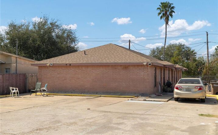 Pictures of Multifamily property located at 419 N 8th Street, Donna, TX 78537 for sales - image #1