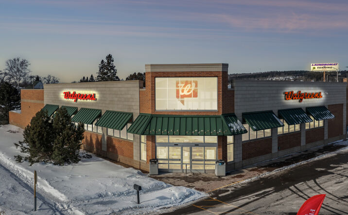 Pictures of Retail property located at 300 E F St, Iron Mountain, MI 49801 for sales - image #1