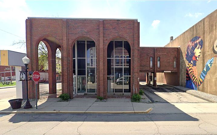 Pictures of Retail property located at 202 N Harrison St, Alexandria, IN 46001 for sales - image #1