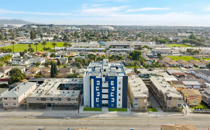 Pictures of Multifamily property located at 10136 S Inglewood Ave, Inglewood, CA 90304 for sales - image #1